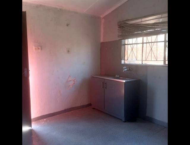 2 BEDROOM PROPERTY TO RENT IN MAPETLA